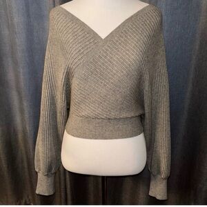 Forever 21 Crop Deep V Neck Long Sleeve Pullover Cross Wrap Sweater. Medium Gray